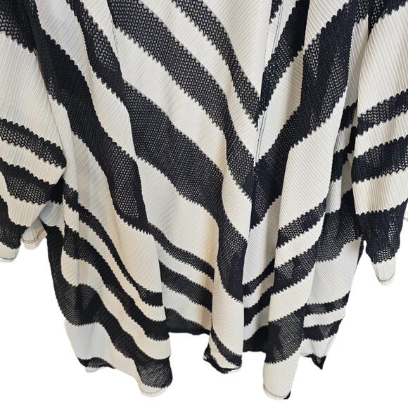 Catherines Kimono Plus Size Open Front Kimono Plus Size Striped Kimono 3X White - Picture 3 of 7